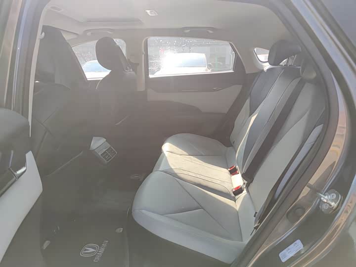 Changan UNI-V Hybrid 2024 2024款 蓝鲸智电iDD 136km 智趣型