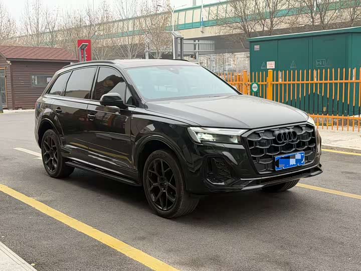 Audi Q7 2024 2024款 45 TFSI quattro S line黑武士型