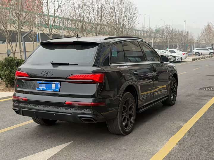 Audi Q7 2024 2024款 45 TFSI quattro S line黑武士型