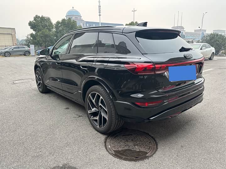 Audi Q6L e-tron 2026 2026款 首发领航版