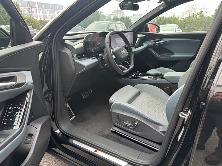 Audi Q6L e-tron 2026 2026款 首发领航版