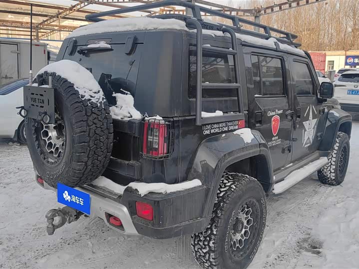 BAIC Beijing BJ40 2024 2024款 2.0T 城市猎人荣耀版