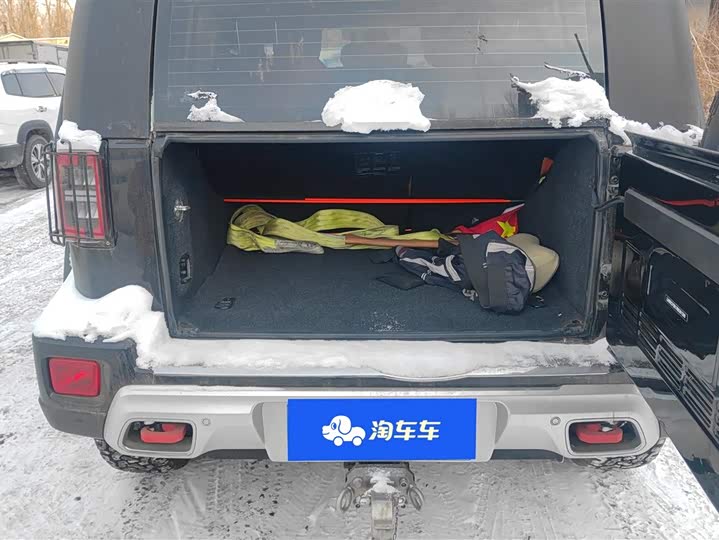 BAIC Beijing BJ40 2024 2024款 2.0T 城市猎人荣耀版