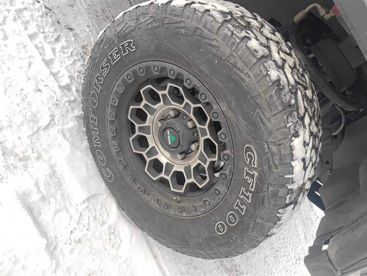 BAIC Beijing BJ40 2024 2024款 2.0T 城市猎人荣耀版