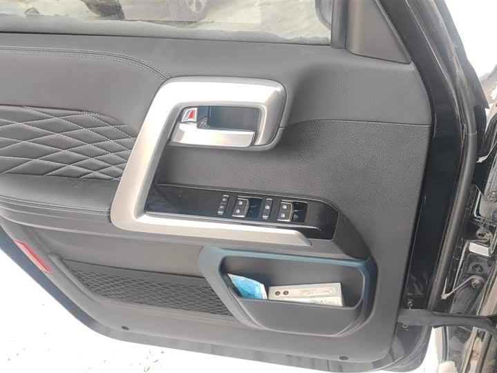 BAIC Beijing BJ40 2024 2024款 2.0T 城市猎人荣耀版