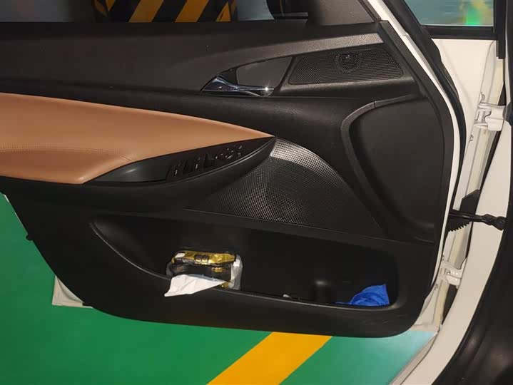 Buick GL6 2021 2021款 323T 轻混动互联尊贵型