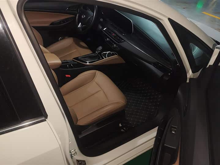 Buick GL6 2021 2021款 323T 轻混动互联尊贵型