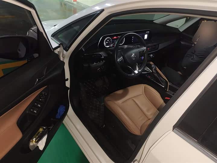 Buick GL6 2021 2021款 323T 轻混动互联尊贵型