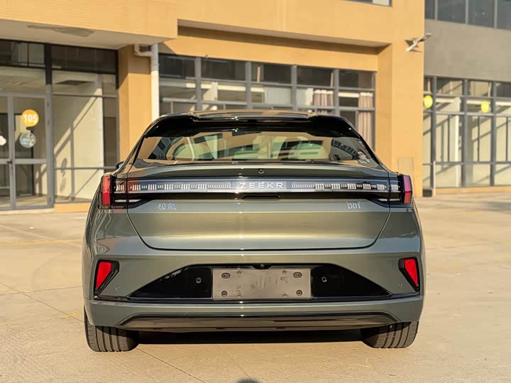 Zeekr 001 2025 2025款 WE版 100kWh 后驱