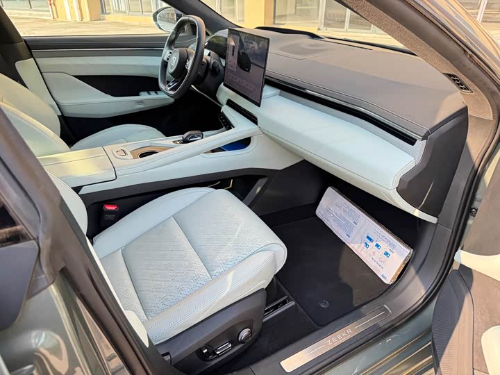 Zeekr 001 2025 2025款 WE版 100kWh 后驱