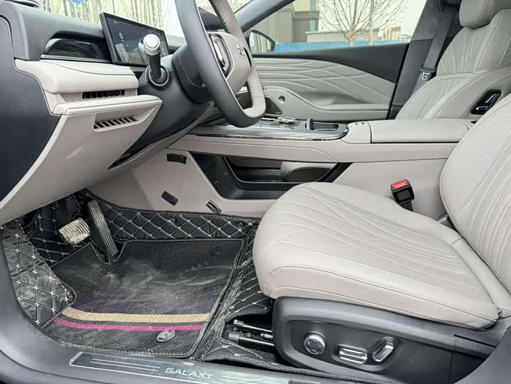 Geely Galaxy Starshine 8 EM-i 2025 2025款 130km EM-P 探索版