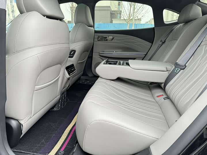 Geely Galaxy Starshine 8 EM-i 2025 2025款 130km EM-P 探索版