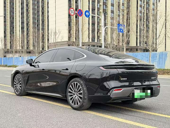 Geely Galaxy Starshine 8 EM-i 2025 2025款 130km EM-P 探索版