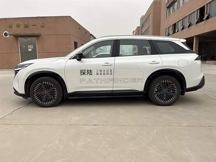 Nissan Pathfinder 2024 2024款 380VC-TURBO 四驱智尊版 6座