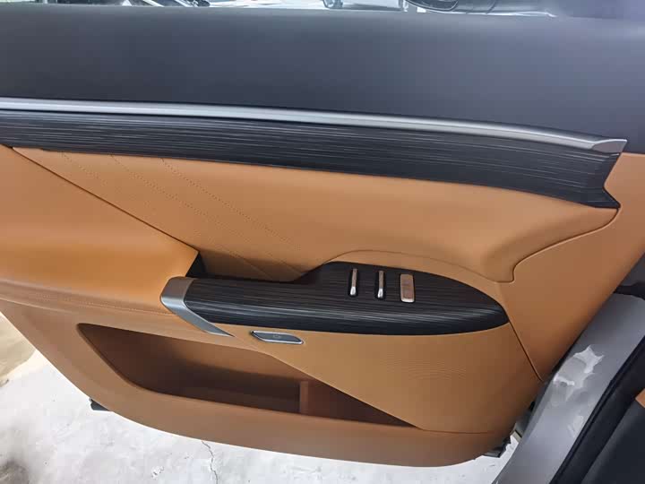 Dongfeng Yipai eπ 008 2025 2025款 210Ultra增程版 5座