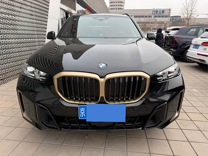 BMW X5 2024 2024款 xDrive 40Li 尊享型黑焰限量版