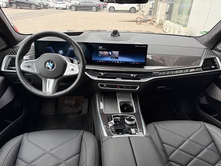 BMW X5 2024 2024款 xDrive 40Li 尊享型黑焰限量版