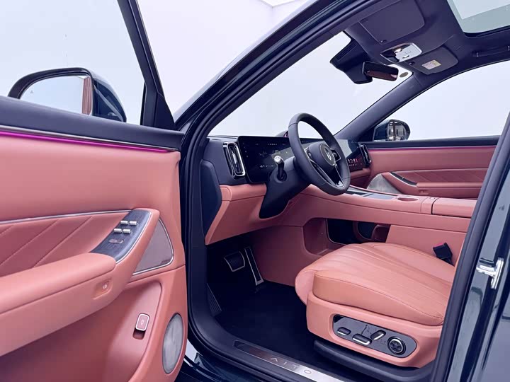 Aito M8 2025 2025款 增程 Ultra版 53.4kWh 6座版