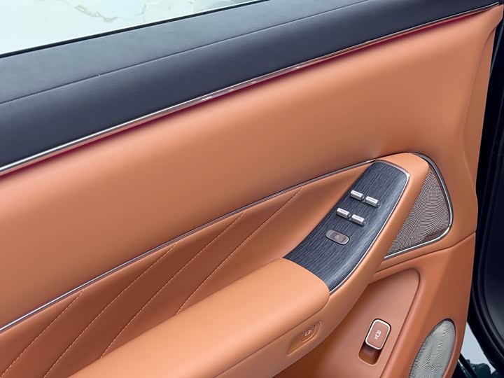 Aito M8 2025 2025款 增程 Ultra版 53.4kWh 6座版