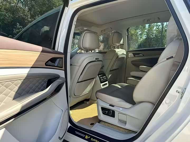 Dongfeng Forthing Yacht 2022 2022款 1.5T DCT逐浪版