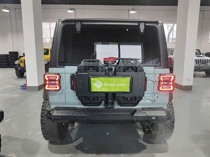 Jeep Wrangler 2024 2024款 2.0T 罗宾汉四门版