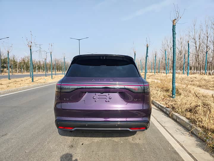 2025 Aito M8