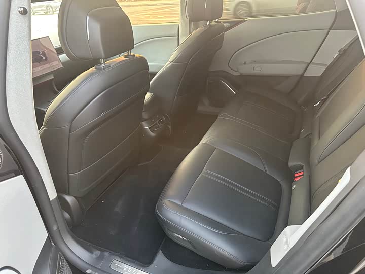 Zeekr 007 2025 2025款 后驱智驾版 75kWh