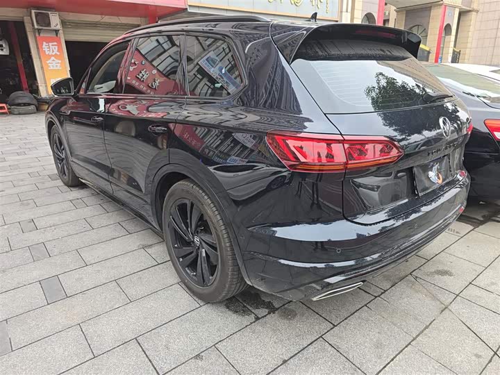 Volkswagen Touareg 2022 2022款 3.0TSI 锐享版 曜黑运动套装