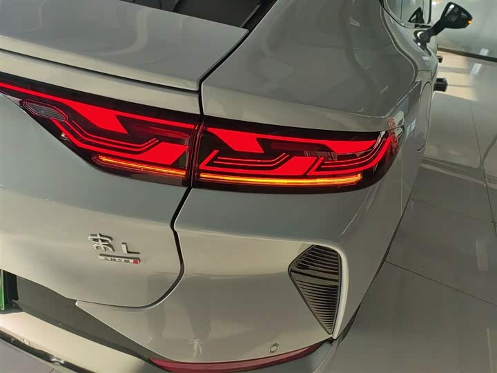 BYD Song L 2025 2025款 智驾版 662km 激光雷达卓越型