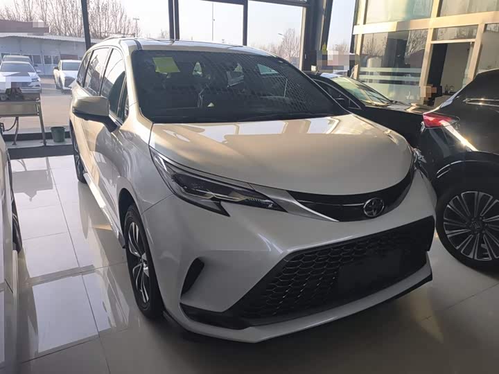 Toyota Granvia 2026 2026款 2.5L混动 尊贵PLUS四驱版