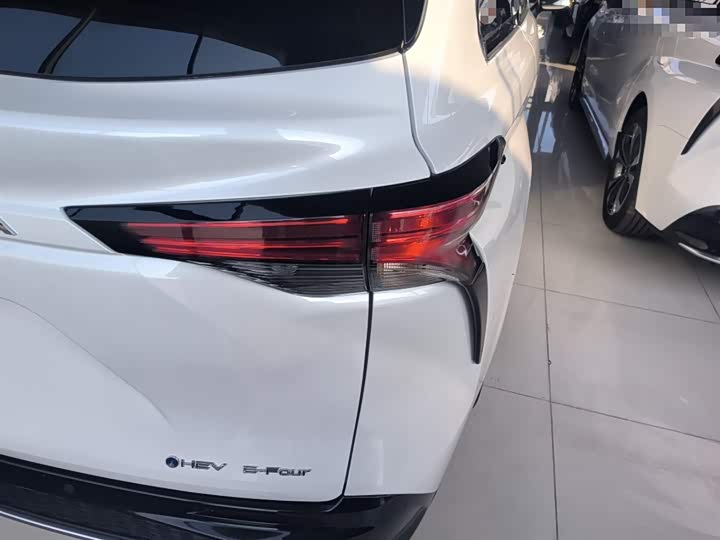 Toyota Granvia 2026 2026款 2.5L混动 尊贵PLUS四驱版