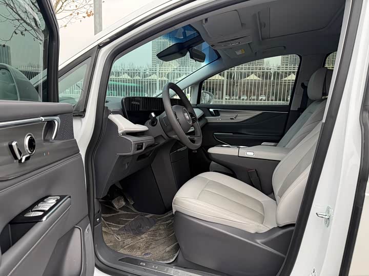 Buick GL8 ES 2025 2025款 陆尊 尊享版