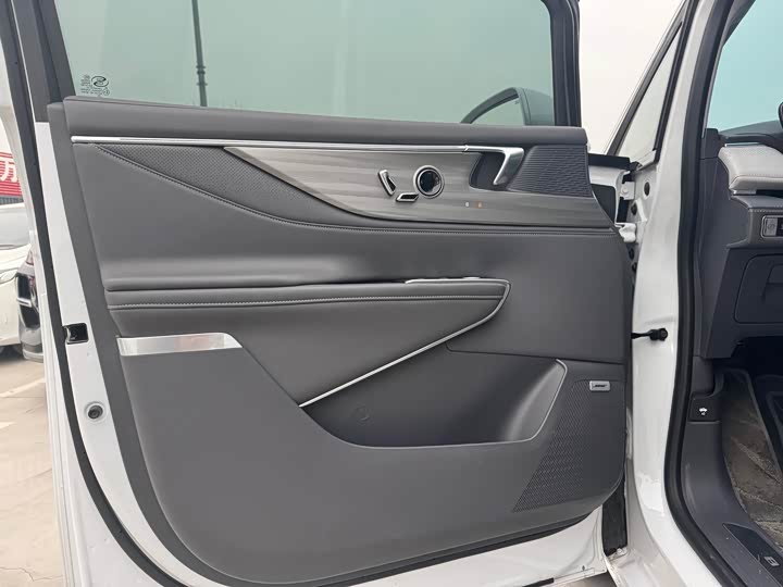 Buick GL8 ES 2025 2025款 陆尊 尊享版