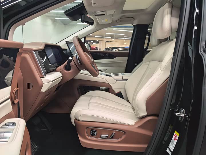 BYD Xia 2025 2025款 DM-i 1.5T 180km 卓越型