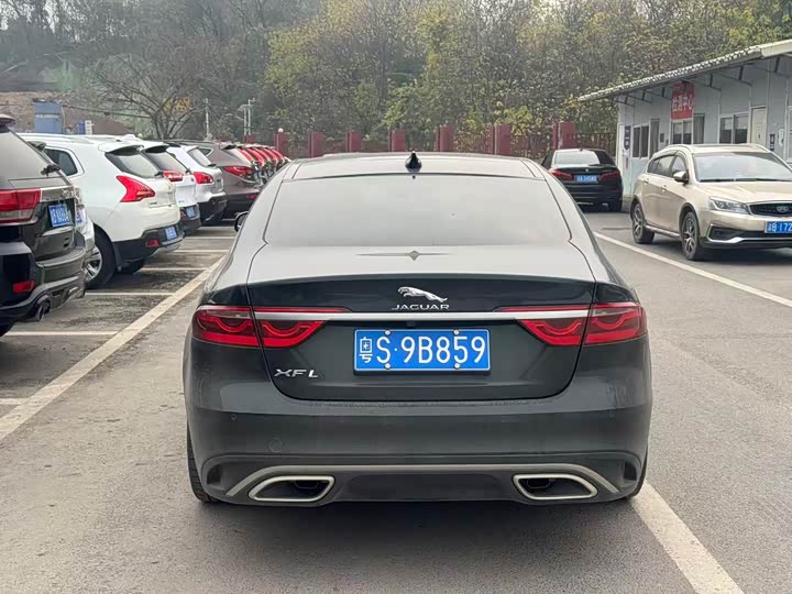 Jaguar XF L 2024 2024款 2.0T P250 两驱尊享豪华版