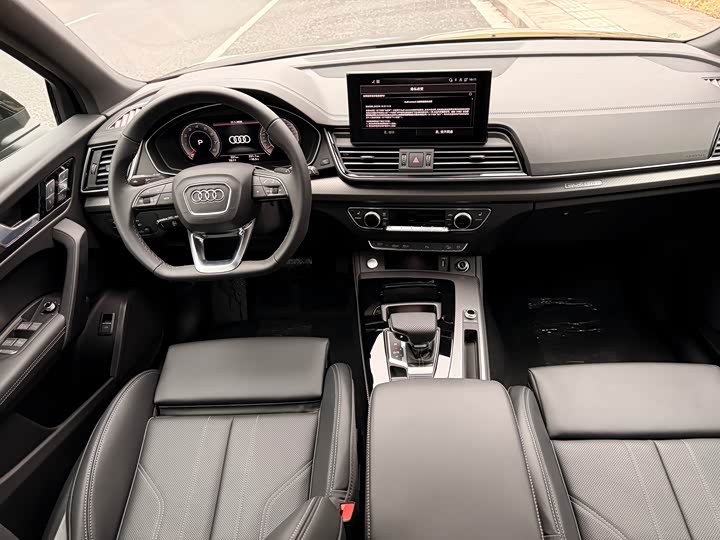 Audi Q5L 2026 2026款 45周年典藏版 40 TFSI 豪华动感型