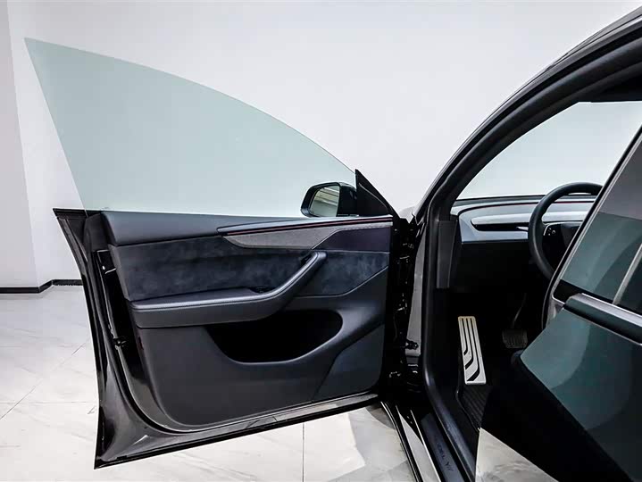 Tesla Model Y 2025 2025款 长续航全轮驱动版