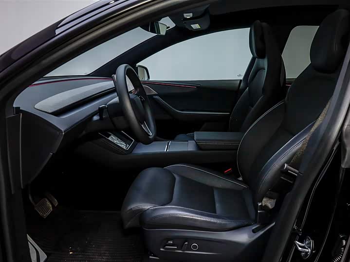 Tesla Model Y 2025 2025款 长续航全轮驱动版