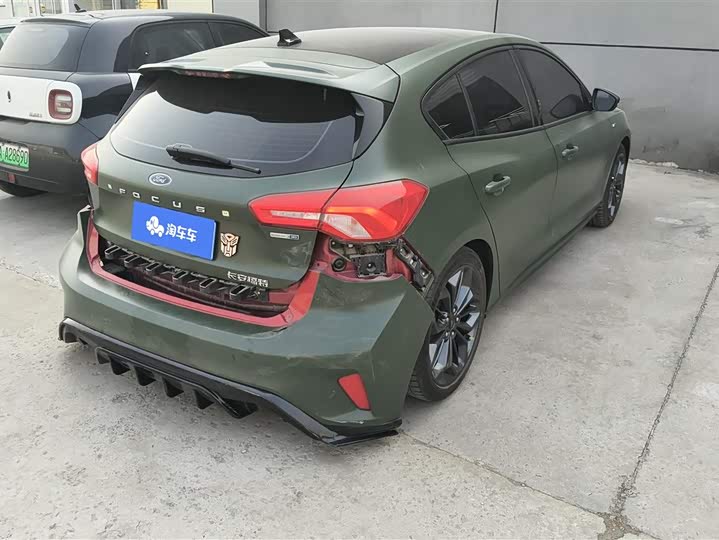 Ford Focus 2022 2022款 两厢 EcoBoost 180 自动ST Line