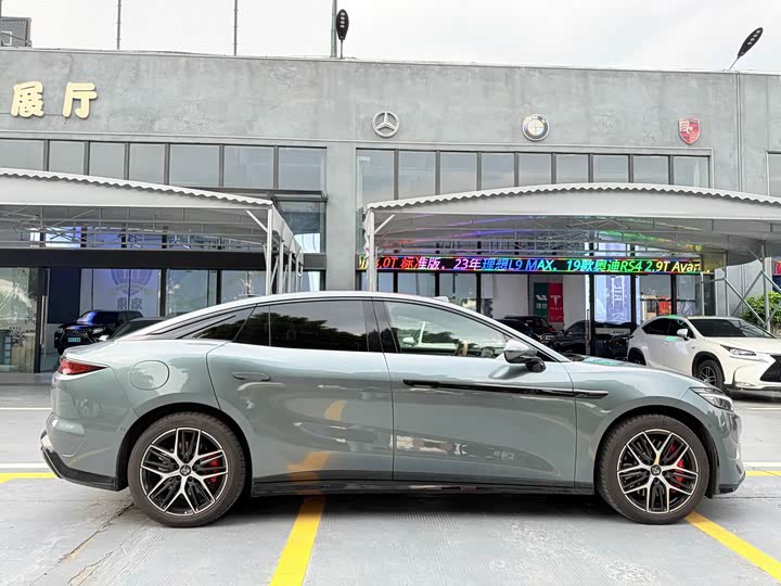 BYD Han L 2025 2025款 DM-p 四驱激光雷达旗舰型