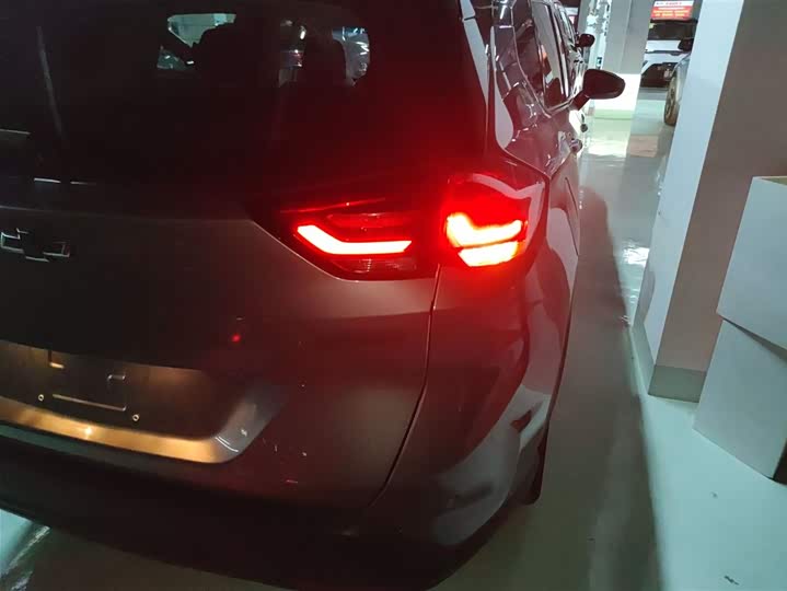 Chevrolet Orlando 2020 2020款 轻混 Redline 530T 自动纵享版（5+2款）