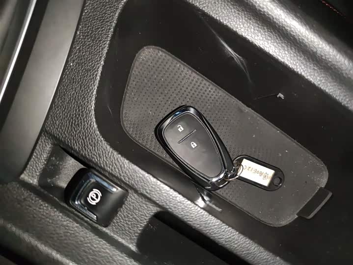 Chevrolet Orlando 2020 2020款 轻混 Redline 530T 自动纵享版（5+2款）