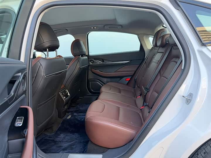 Lincoln Z (Zephyr) 2025 2025款 2.0T 尊逸混动版