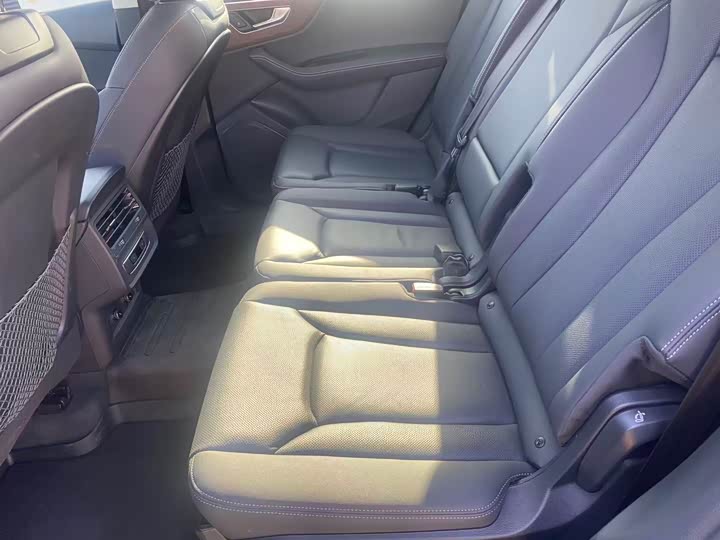 Audi Q7 2025 2025款 45 TFSI quattro S line黑武士型