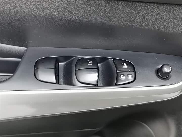 Nissan Terra 2020 2020款 2.5L XL Upper 4WD 自动四驱豪华版