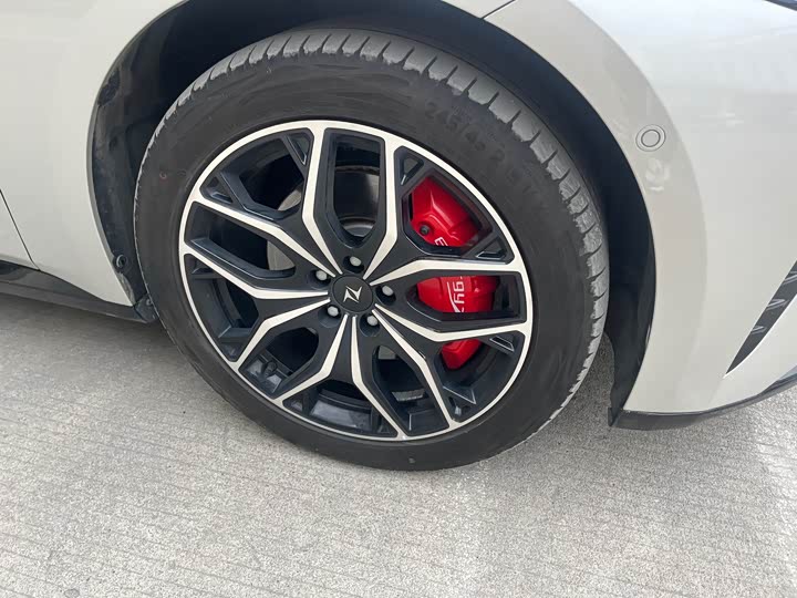 Dongfeng Yipai eπ 007 2025 2025款 纯电 565四驱Max领航版