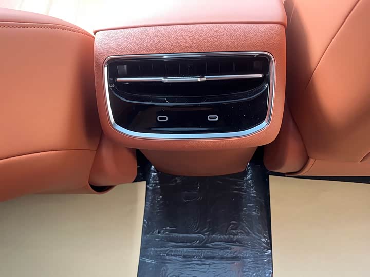 Dongfeng Yipai eπ 007 2025 2025款 纯电 565四驱Max领航版