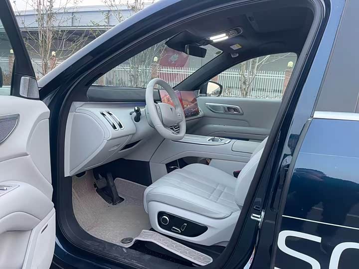 Changan Deepal S09 2025 2025款 四驱Ultra+ 高定版