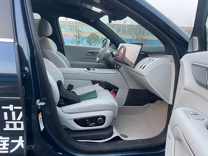 Changan Deepal S09 2025 2025款 四驱Ultra+ 高定版