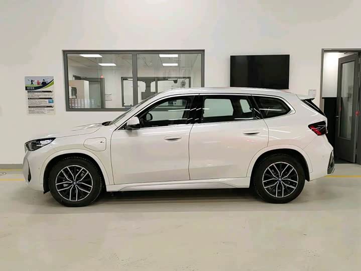 BMW iX1 2025 2025款 eDrive25L M运动套装